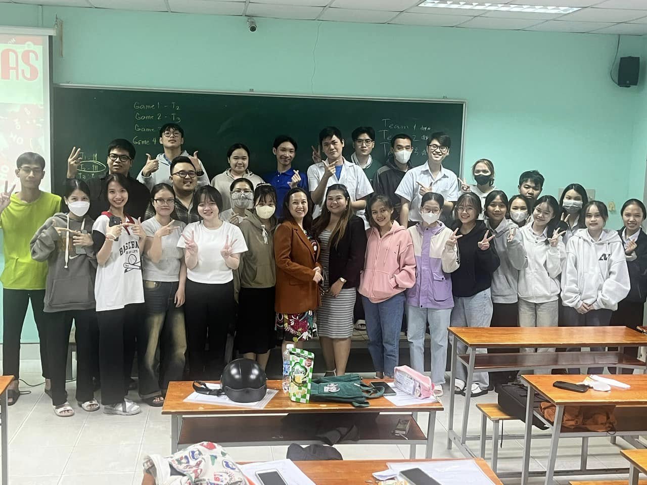 CLB TIẾNG ANH LẦN 4 NĂM HỌC 2024-2025